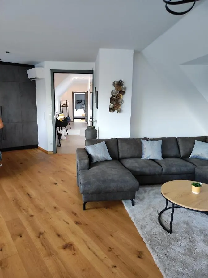 Luxurioeses Penthouse Mit Blick Auf Die Uno-City Und Dem Kaiserwasser. 3Schlafzimmer, 2 Baeder, Privat Lift Ins Apartment Wien Österreich